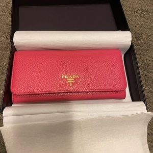 Prada Wallet - Peonia (Like New!)